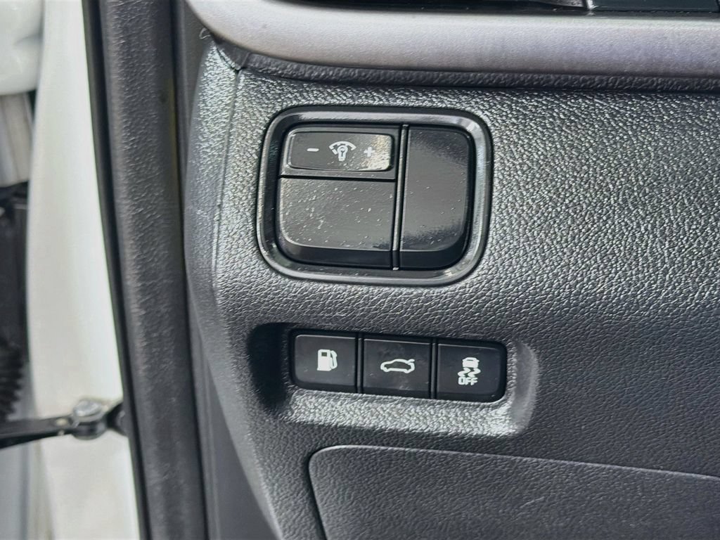 Used 2017 Kia Optima LX FWD image 12