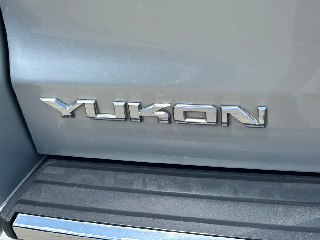 Used 2017 GMC Yukon Denali RWD image 12