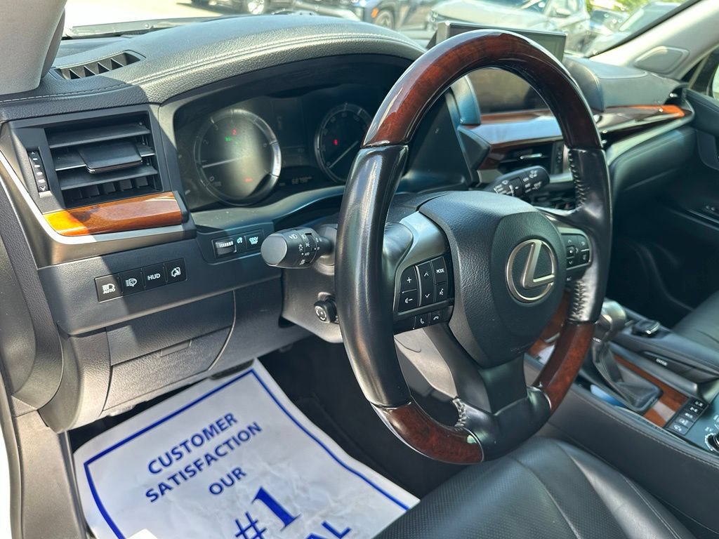 Used 2020 Lexus LX 570 4WD w/ Luxury Package image 13