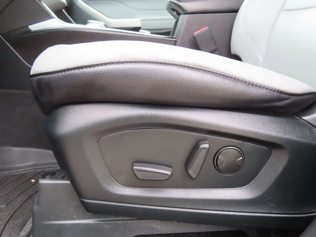 Used 2021 Ford Explorer XLT w/ Equipment Group 202A AWD/4WD image 7