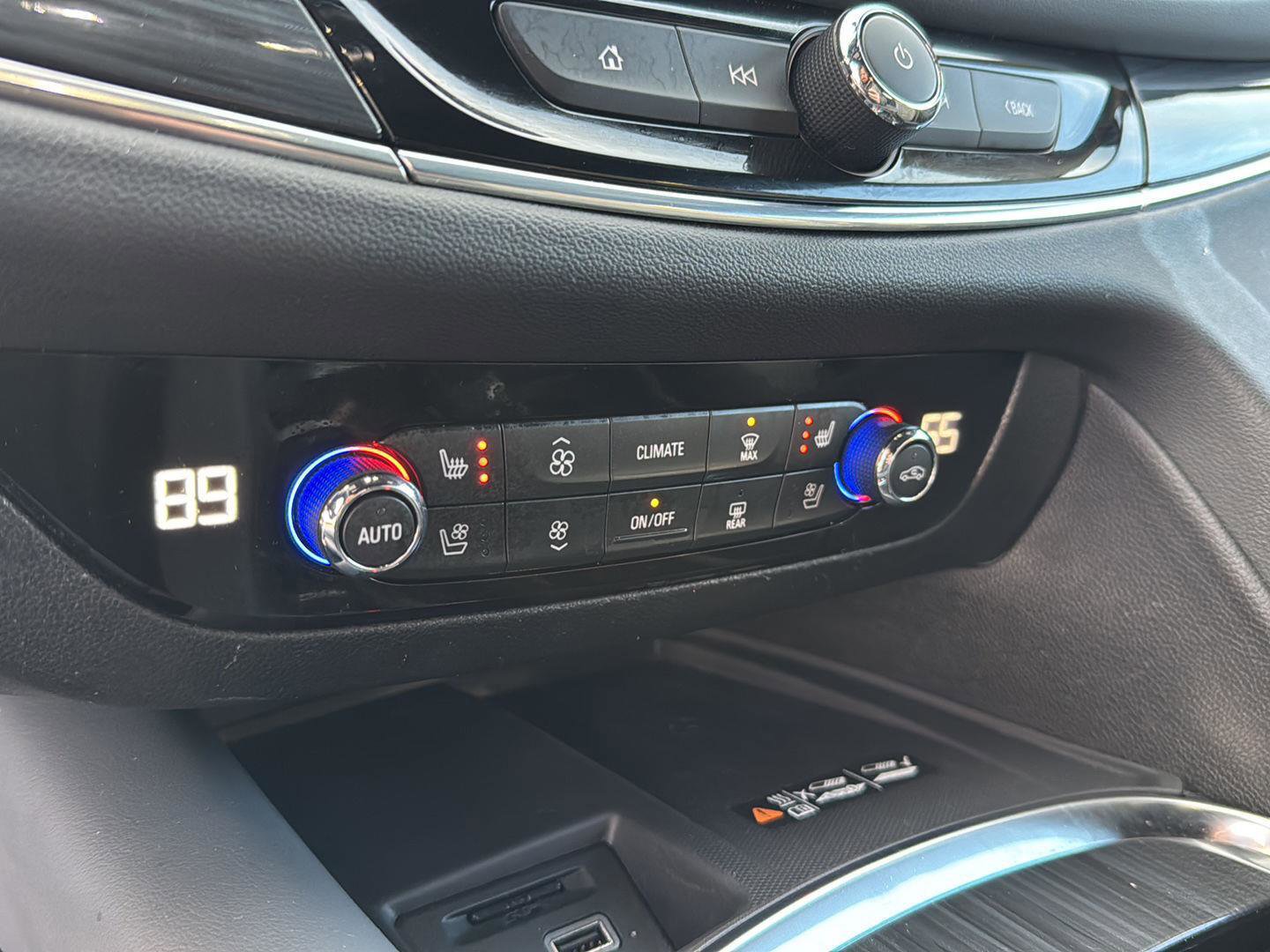 Used 2024 Buick Enclave Premium image 23