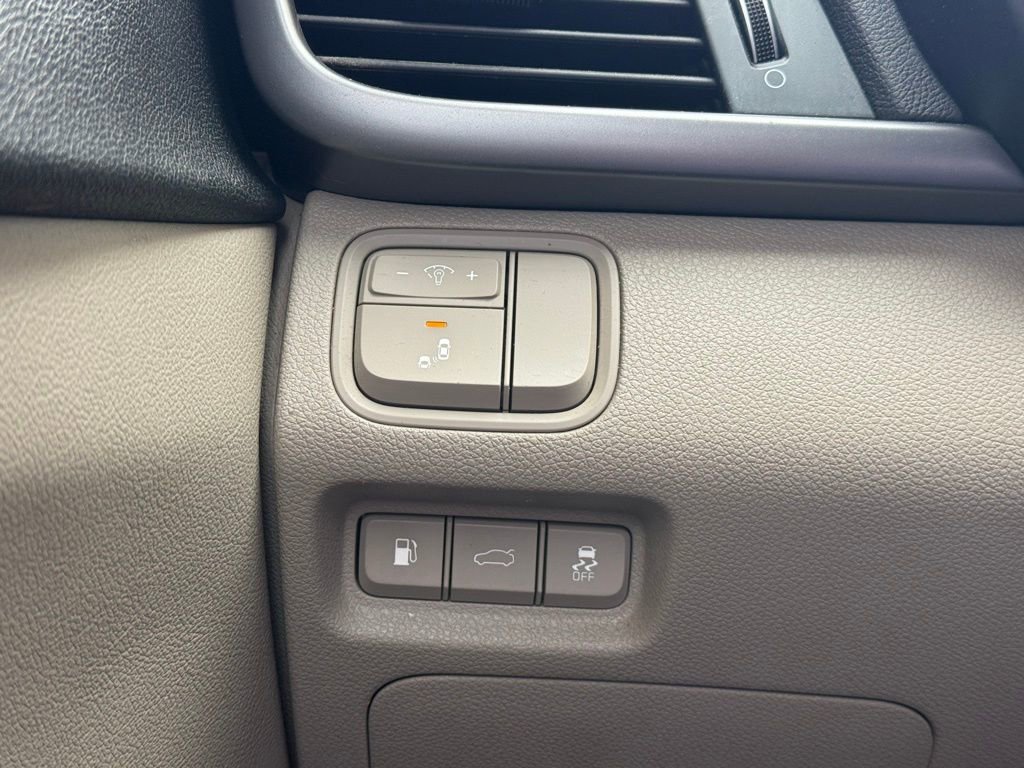 Used 2018 Kia Optima LX w/ Convenience Package image 16