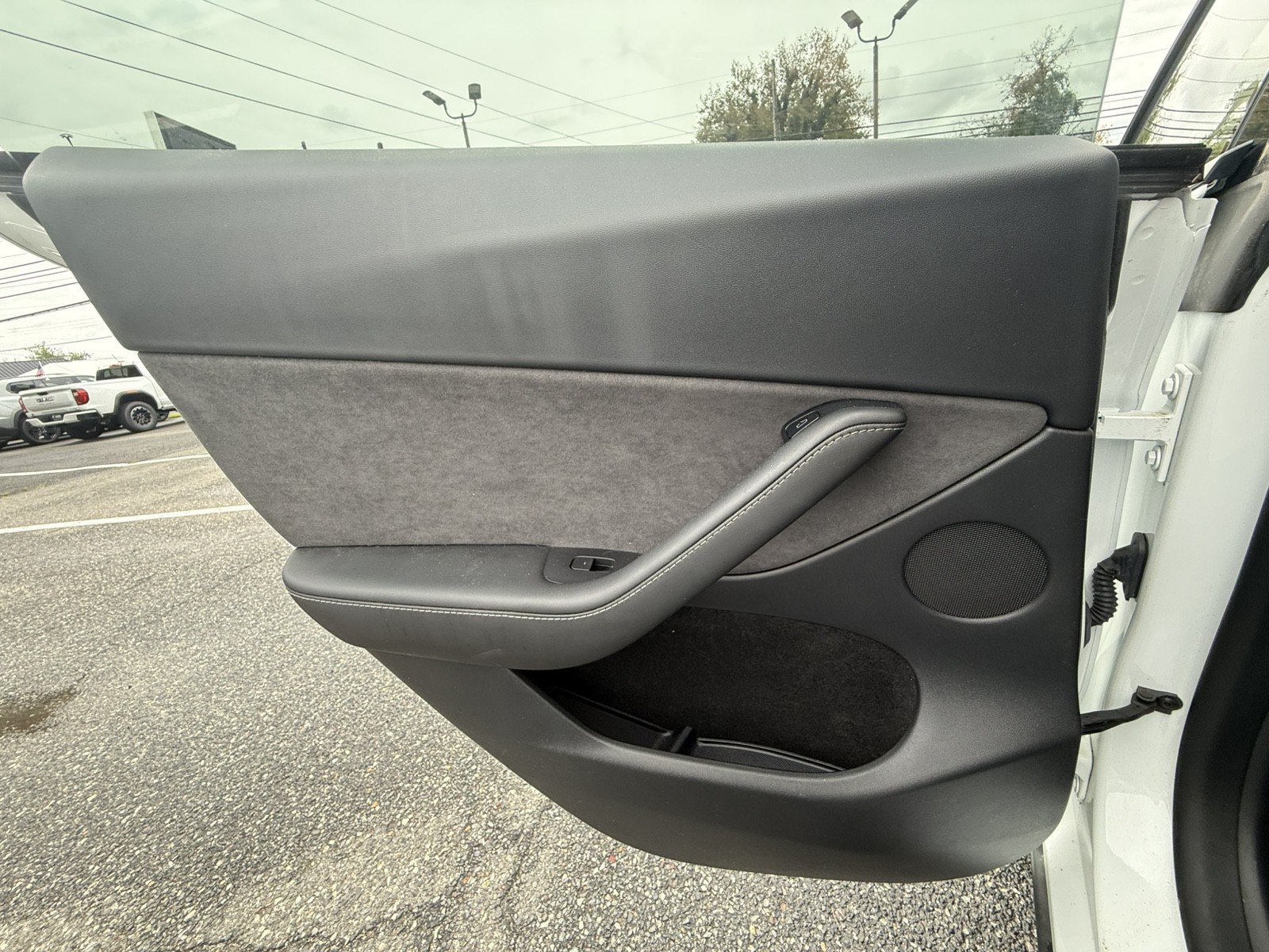 Used 2022 Tesla Model Y Long Range AWD/4WD image 24