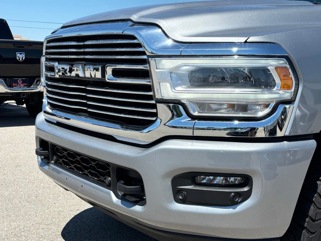 Used 2024 RAM 2500 Laramie AWD/4WD image 4