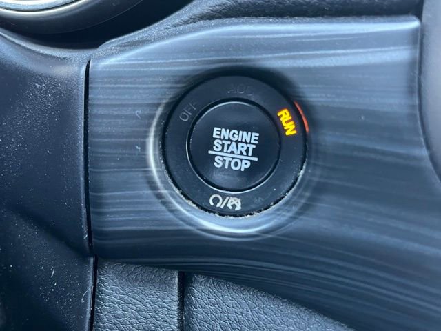 Used 2019 Jeep Grand Cherokee Laredo AWD/4WD image 16