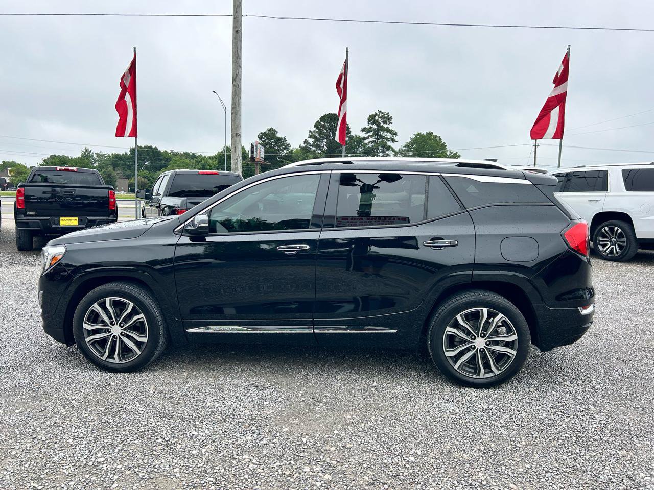 Used 2018 GMC Terrain Denali w/ Advanced Safety Package FWD image 18