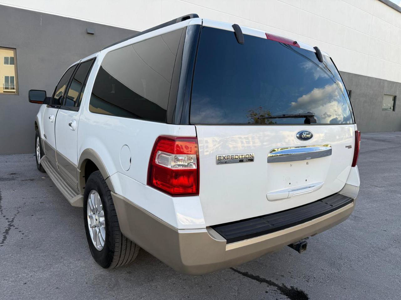 Used 2007 Ford Expedition EL Eddie Bauer RWD image 7