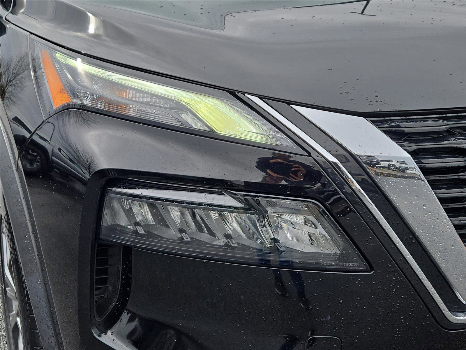 Used 2023 Nissan Rogue S FWD image 3