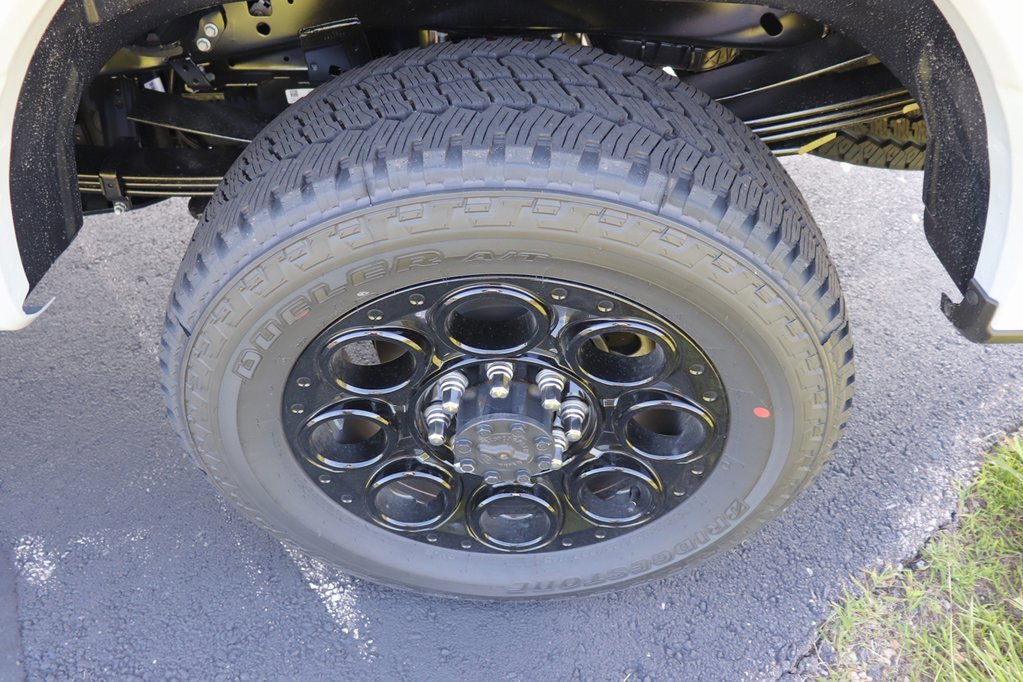 New 2025 Ford F250 Lariat w/ Lariat Ultimate Package image 12