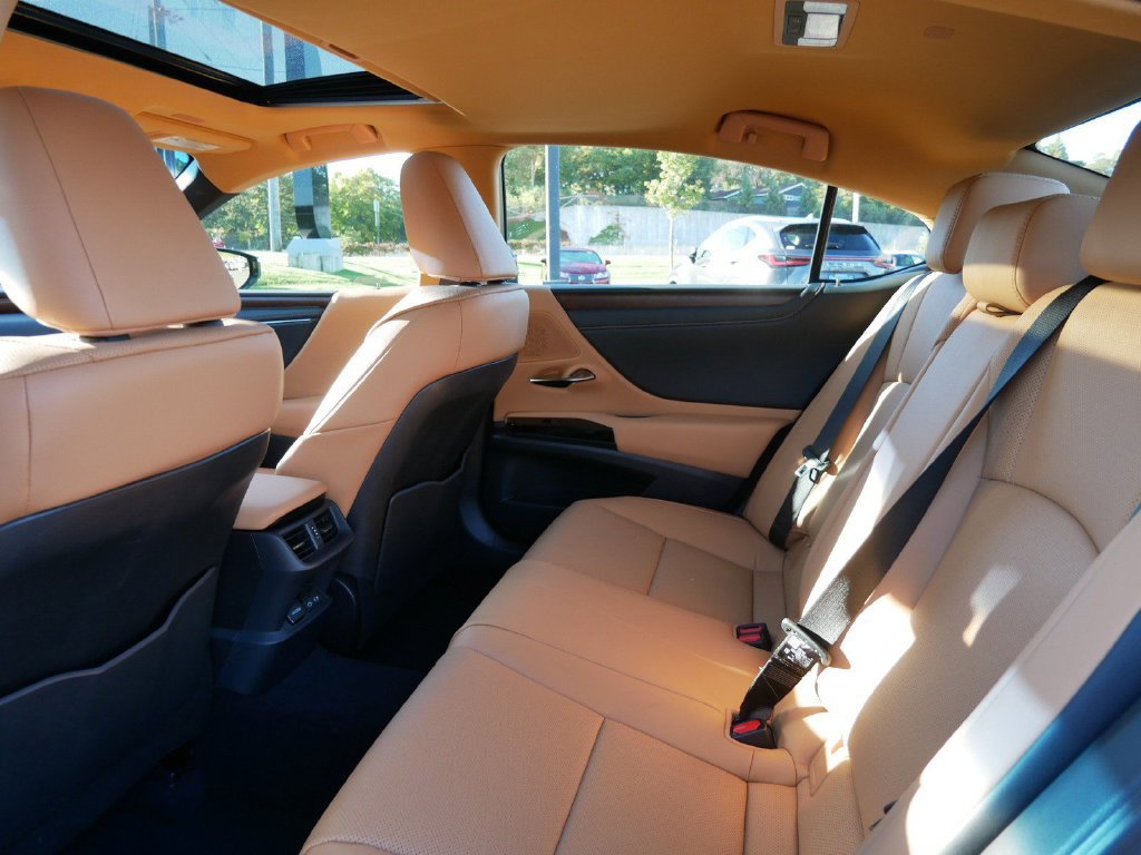 Certified 2025 Lexus ES 350 w/ Premium Package FWD image 11