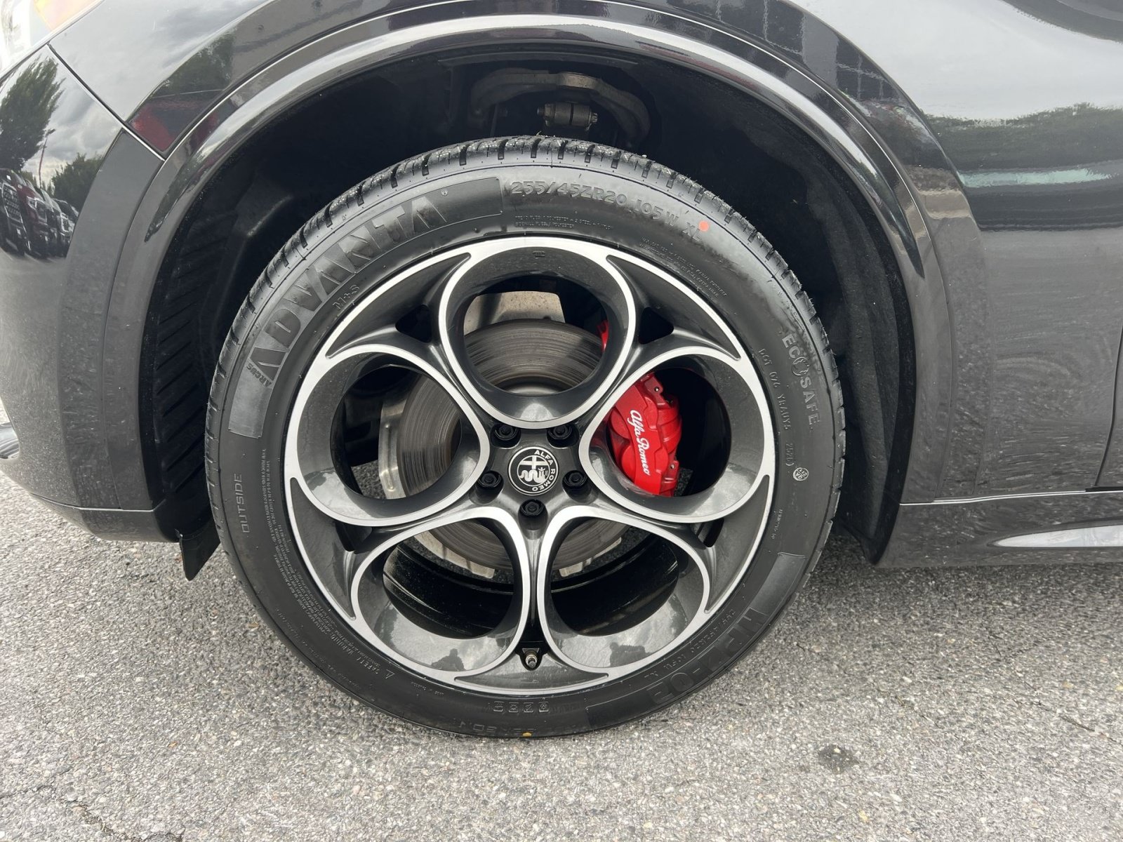 Used 2023 Alfa Romeo Stelvio Veloce AWD/4WD image 12