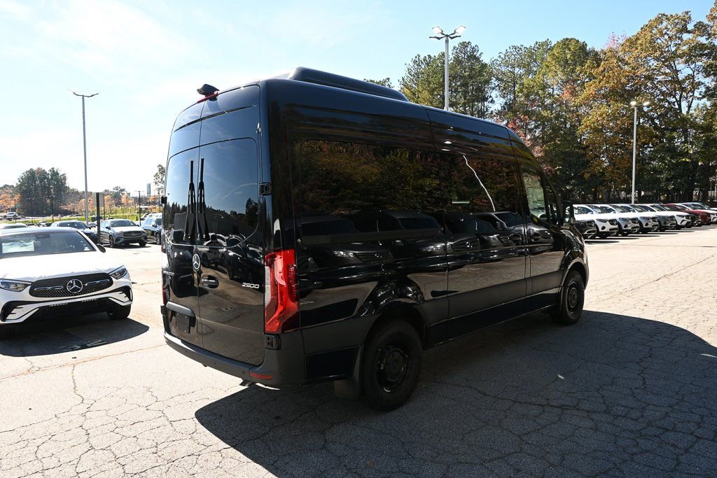 Used 2025 Mercedes-Benz Sprinter 2500 image 22