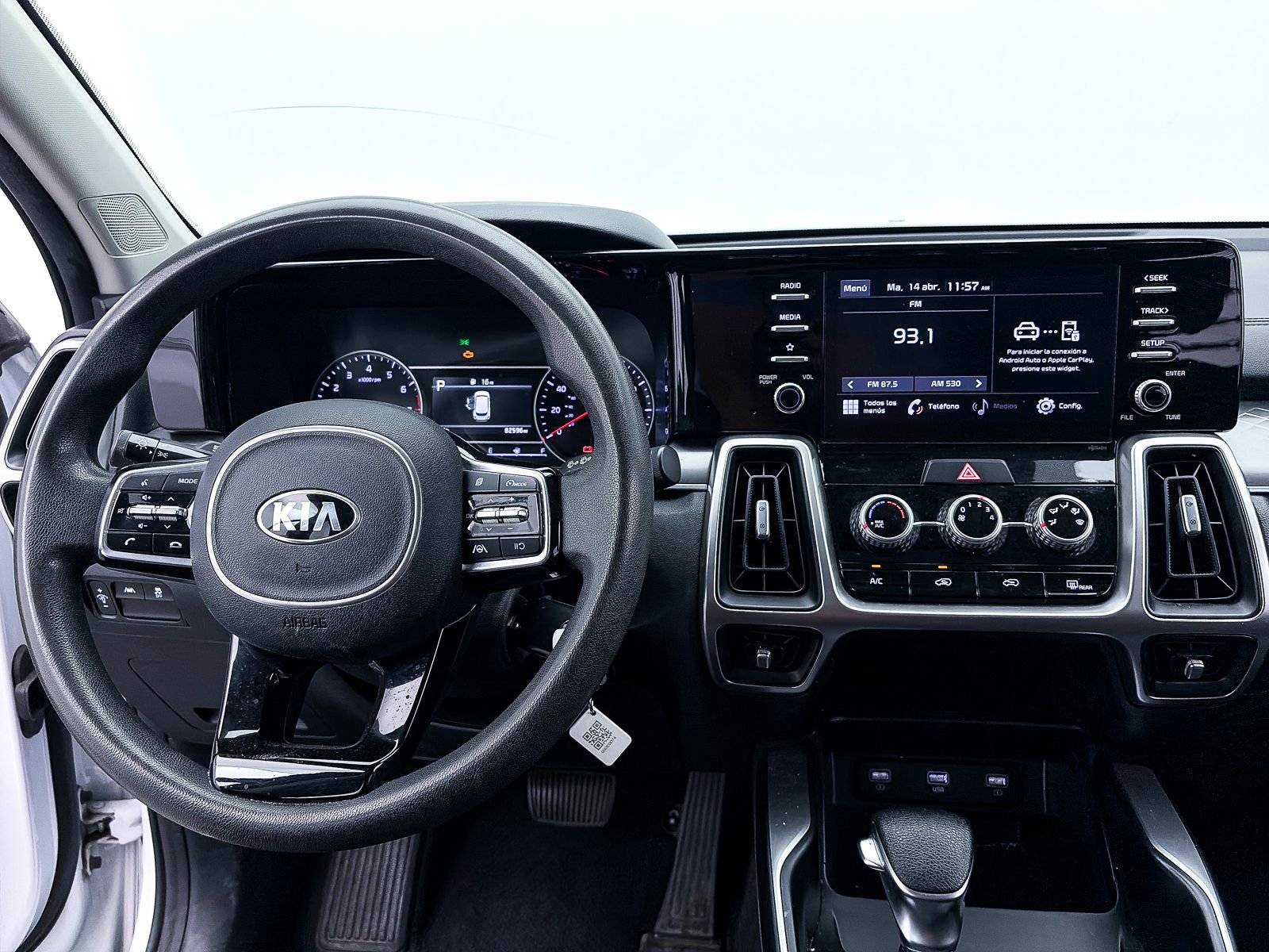 Used 2021 Kia Sorento LX image 3