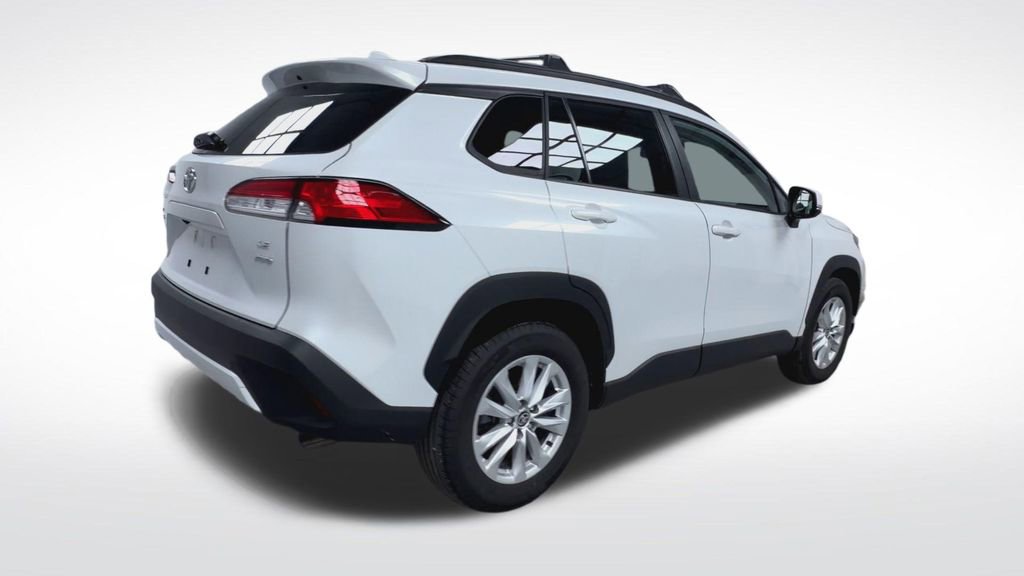 Certified 2024 Toyota Corolla Cross LE image 9