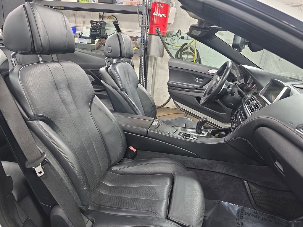 Used 2013 BMW 650i Convertible image 10