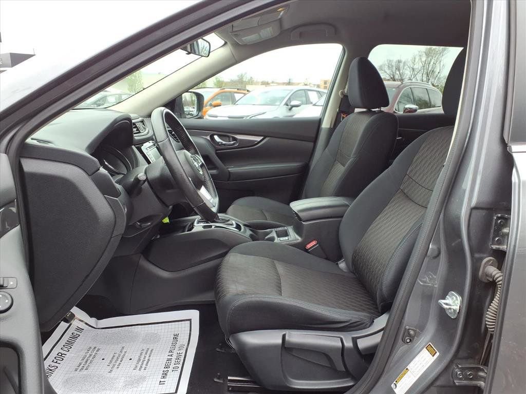 Used 2018 Nissan Rogue S w/ S Value Package image 22