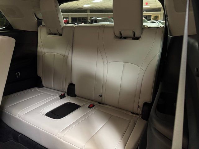 Used 2026 INFINITI QX60 Luxe w/ Cargo Package image 23