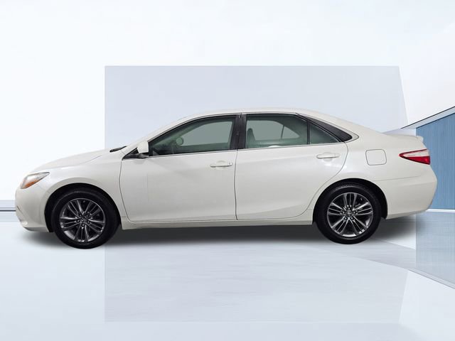 Used 2017 Toyota Camry SE image 4