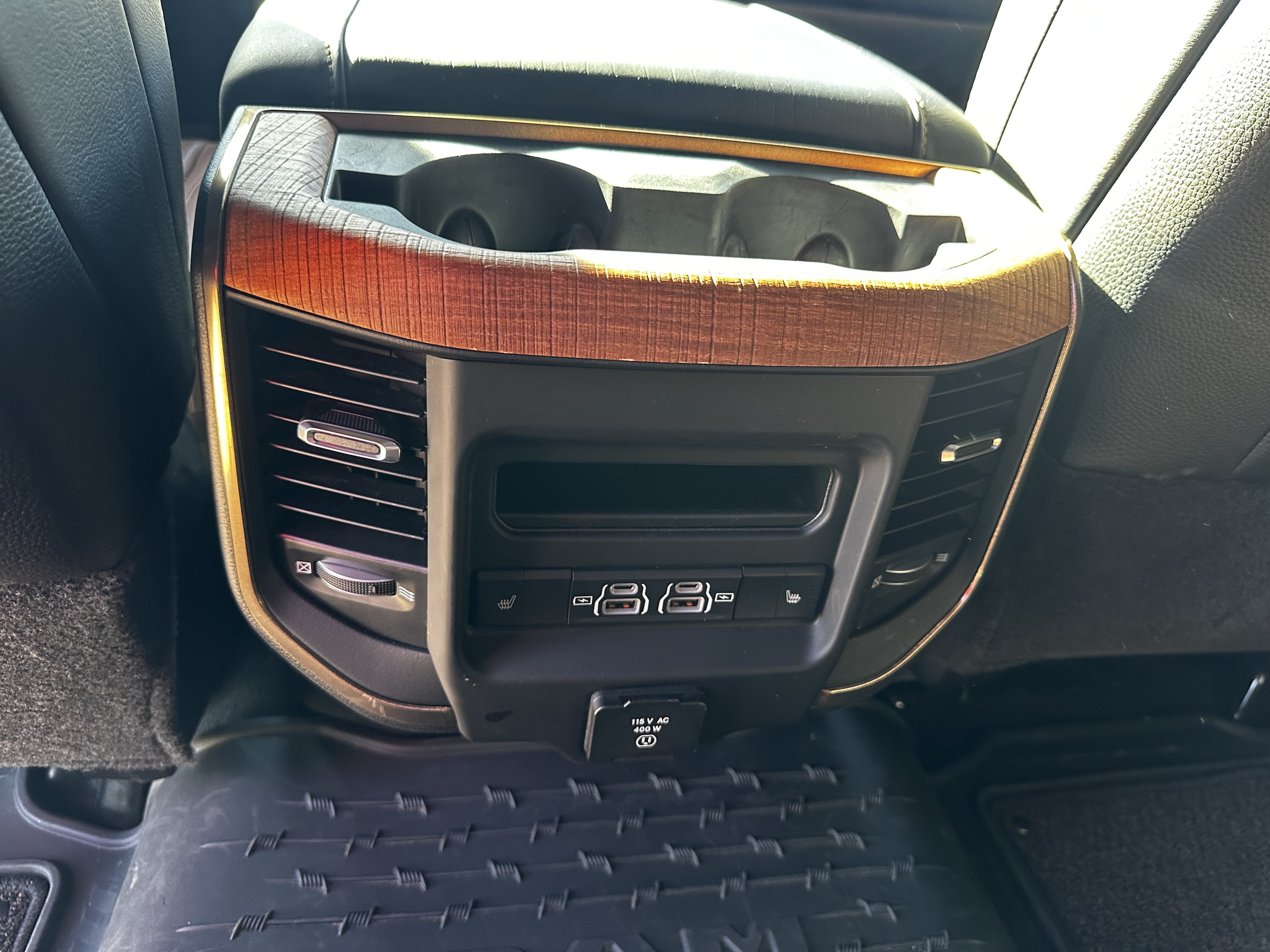 Used 2022 RAM 3500 Limited AWD/4WD image 18