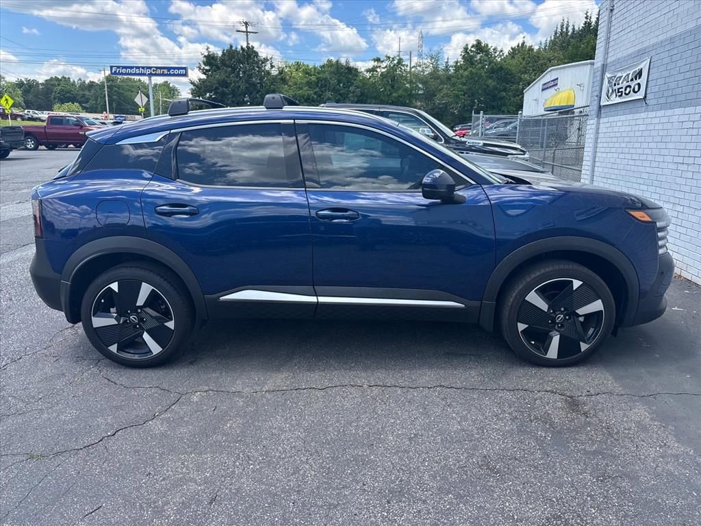 Used 2025 Nissan Kicks SR w/ SR Premium Package FWD image 6