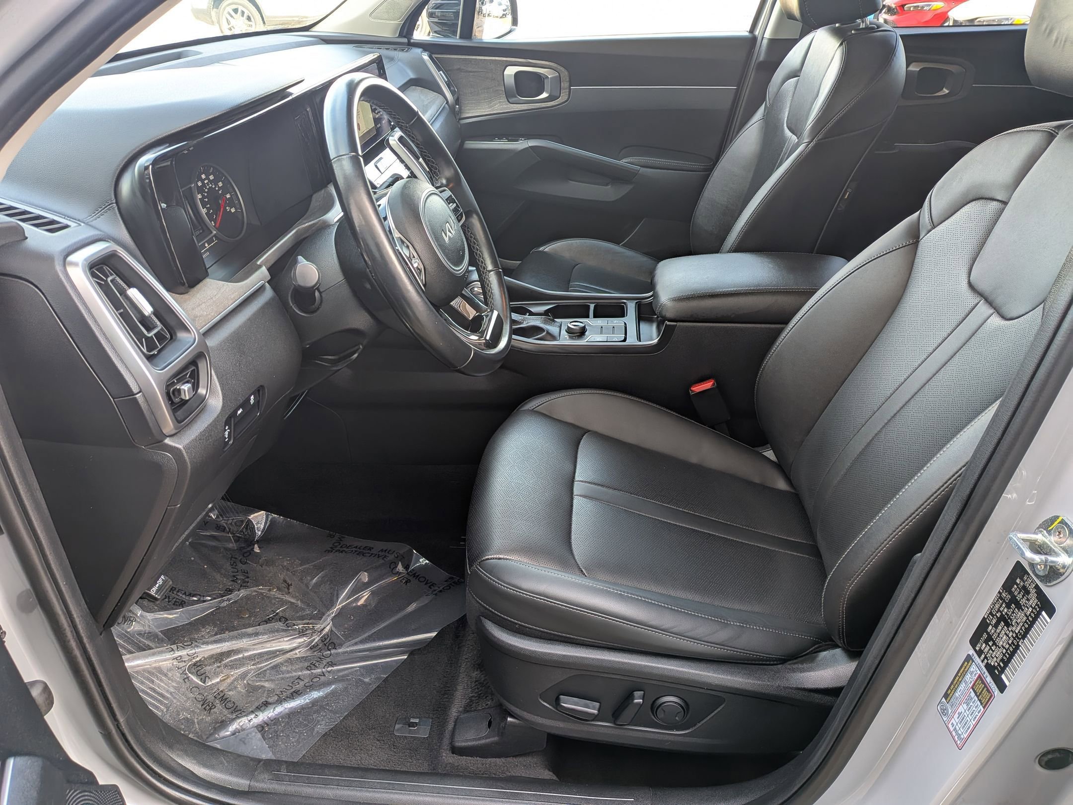 Used 2023 Kia Sorento S image 11