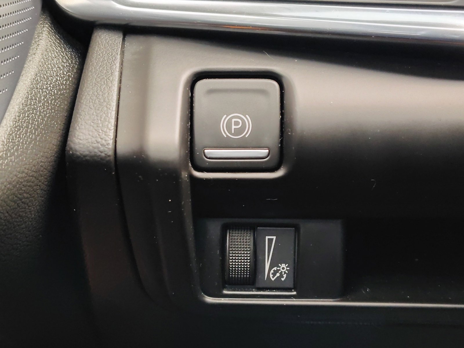 Used 2020 Cadillac CT4 Premium Luxury w/ Climate Package image 28