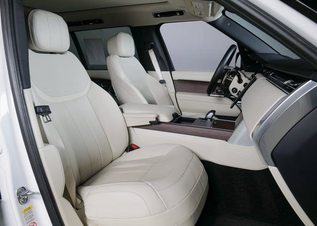 Used 2024 Land Rover Range Rover Long Wheelbase SE image 3