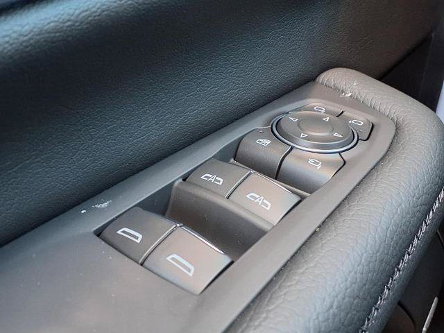New 2026 GMC Yukon XL Denali w/ Denali Reserve Package RWD image 17