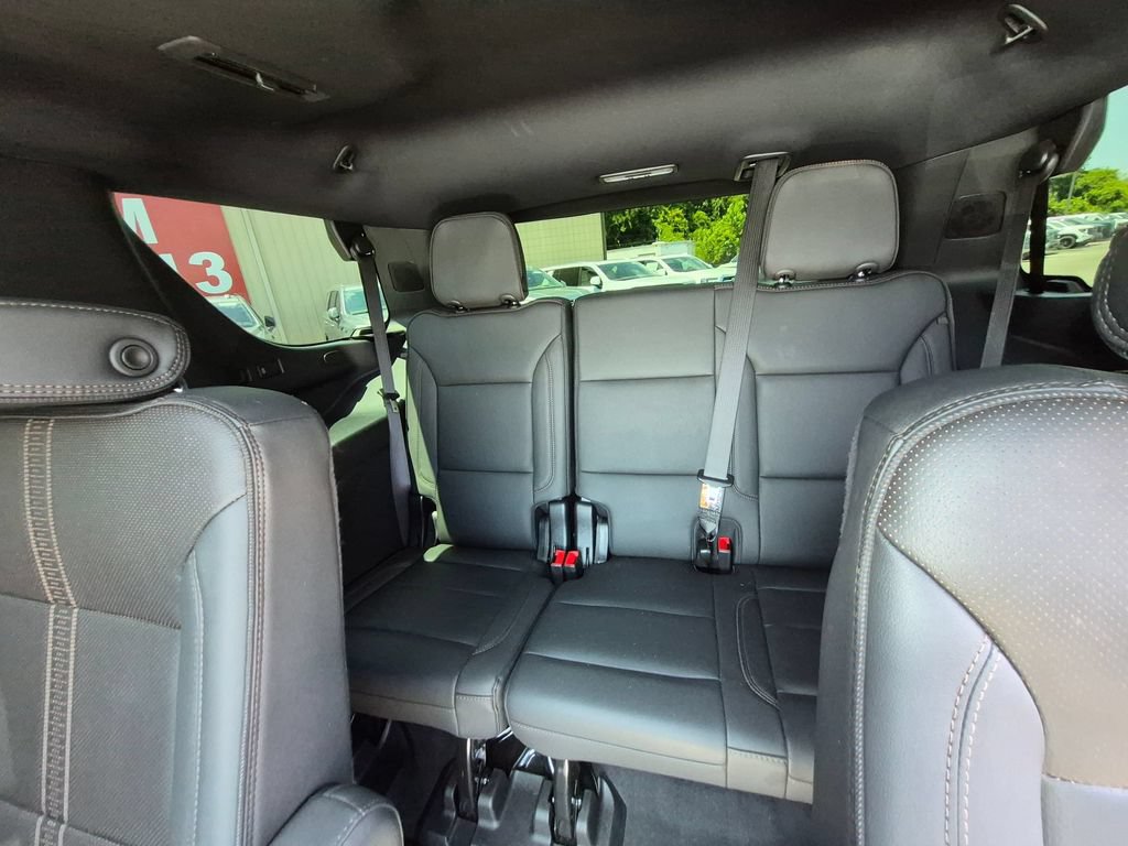 Used 2026 Chevrolet Tahoe High Country AWD/4WD image 22