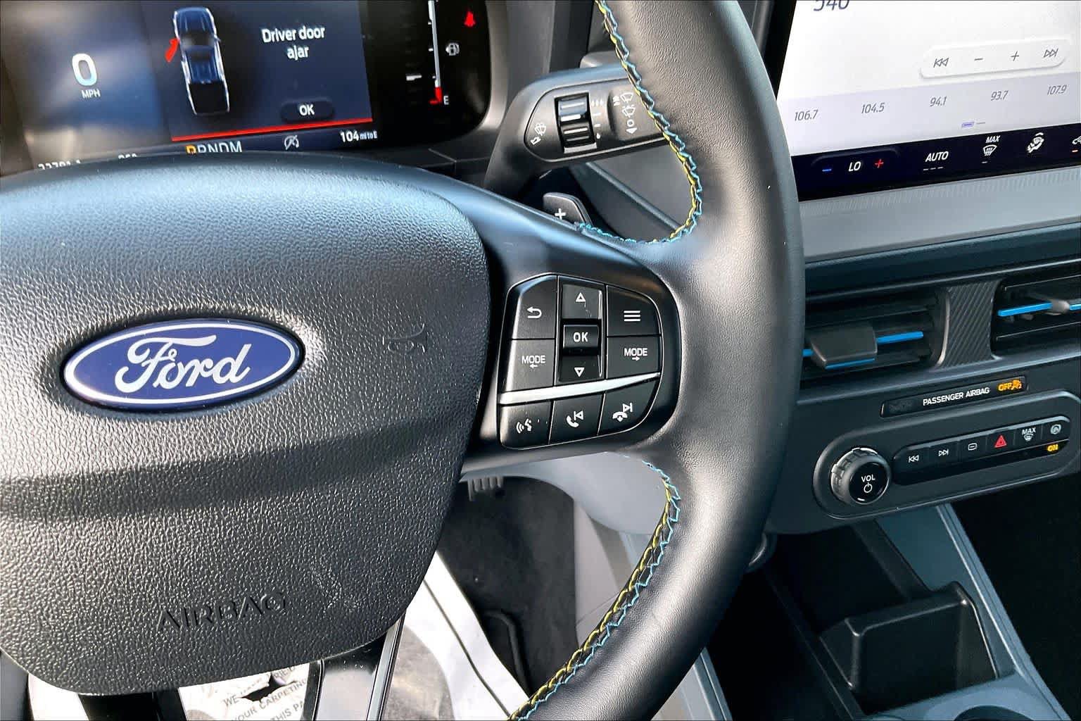 Certified 2025 Ford Maverick Lobo AWD/4WD image 20