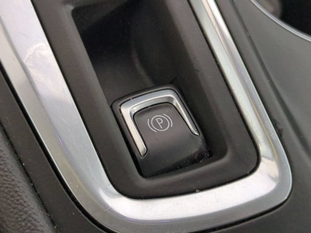 Used 2018 Chevrolet Equinox Premier FWD image 30