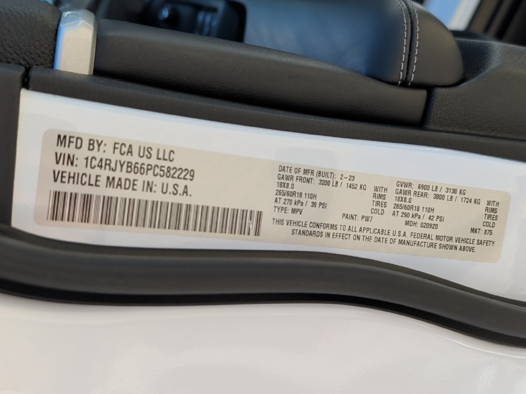 Used 2023 Jeep Grand Cherokee 4WD 4xe image 40