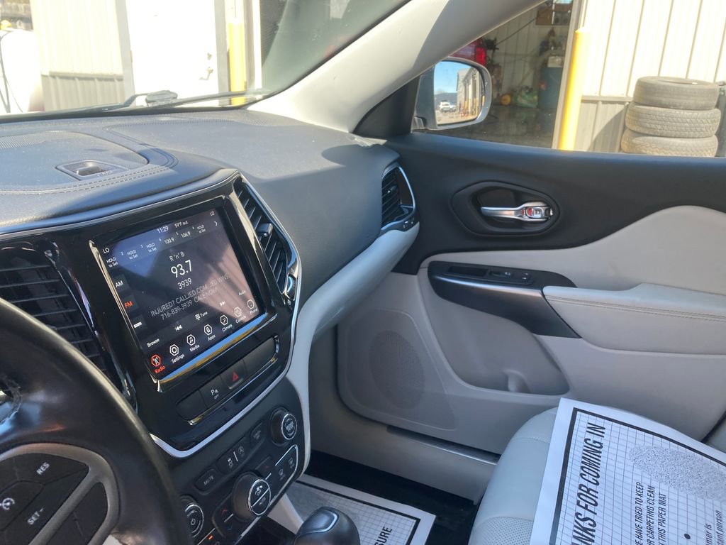 Used 2020 Jeep Cherokee Limited AWD/4WD image 16