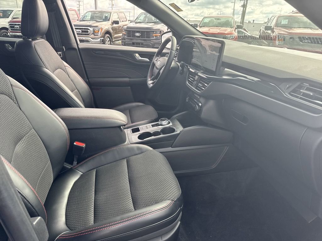 Certified 2023 Ford Escape ST-Line w/ Tech Pack #1 image 14