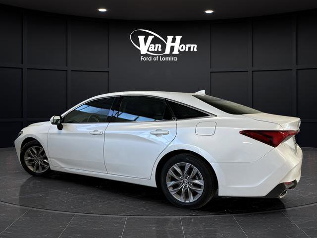 Used 2022 Toyota Avalon XLE image 3