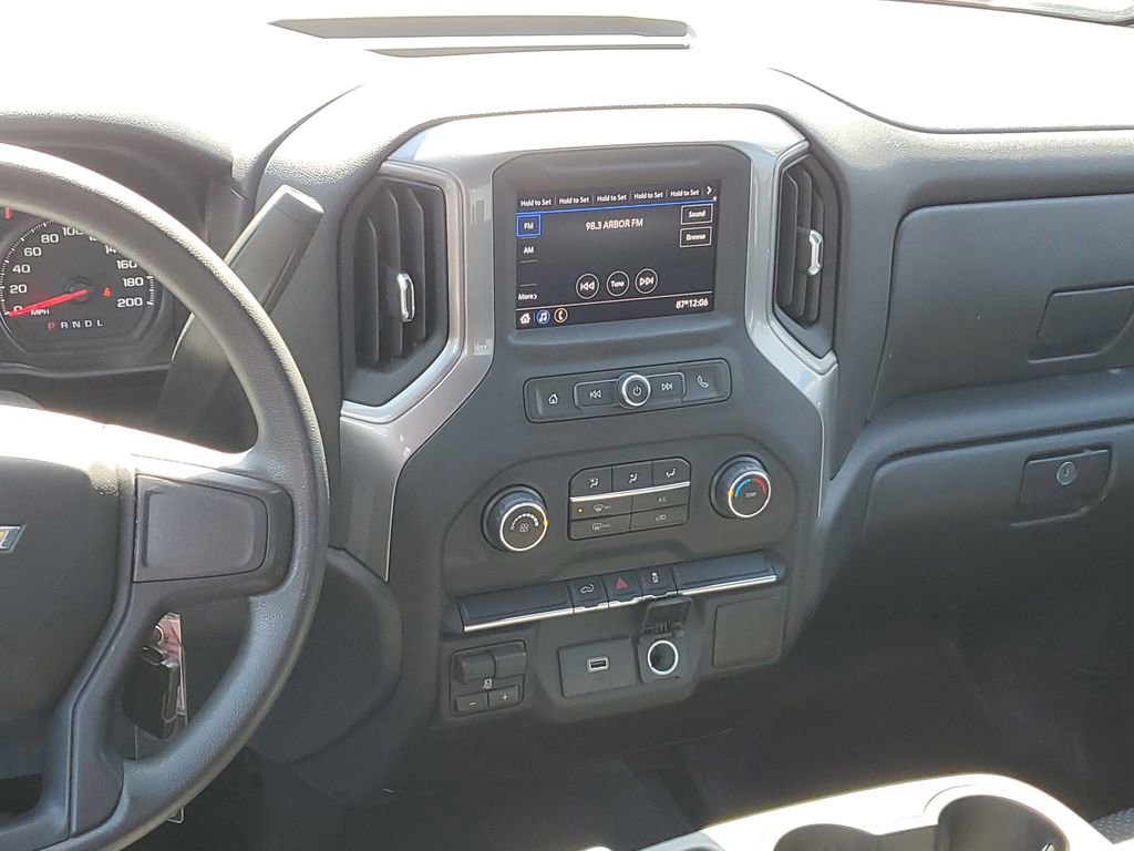 Used 2020 Chevrolet Silverado 1500 Custom w/ Custom Convenience Package AWD/4WD image 29