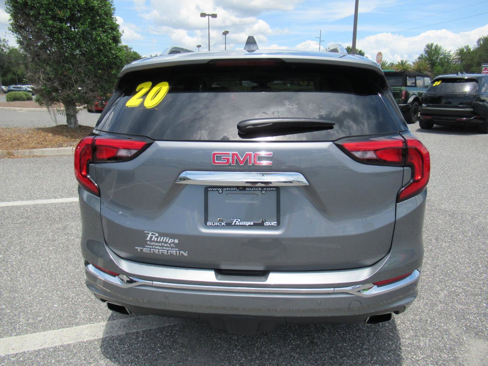 Used 2020 GMC Terrain Denali w/ Denali Premium Package FWD image 6
