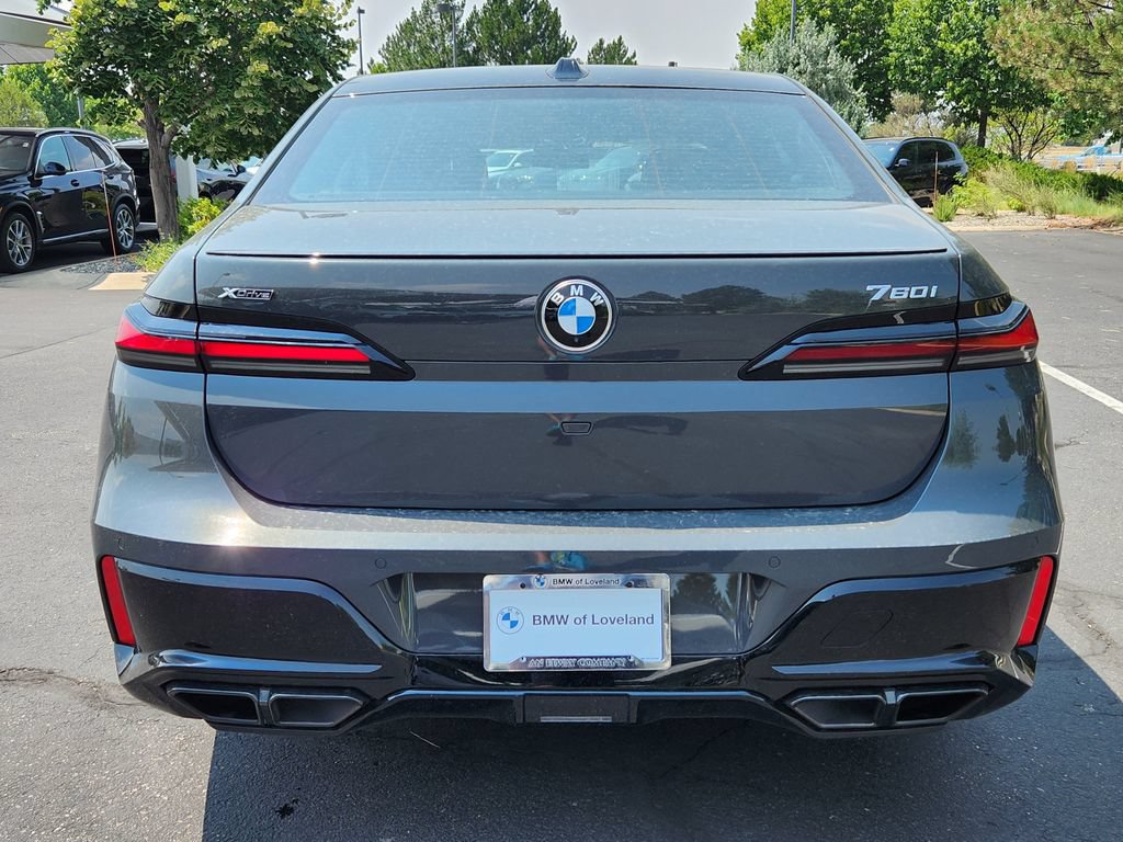 Used 2025 BMW 760i xDrive w/ Executive Package AWD/4WD image 14