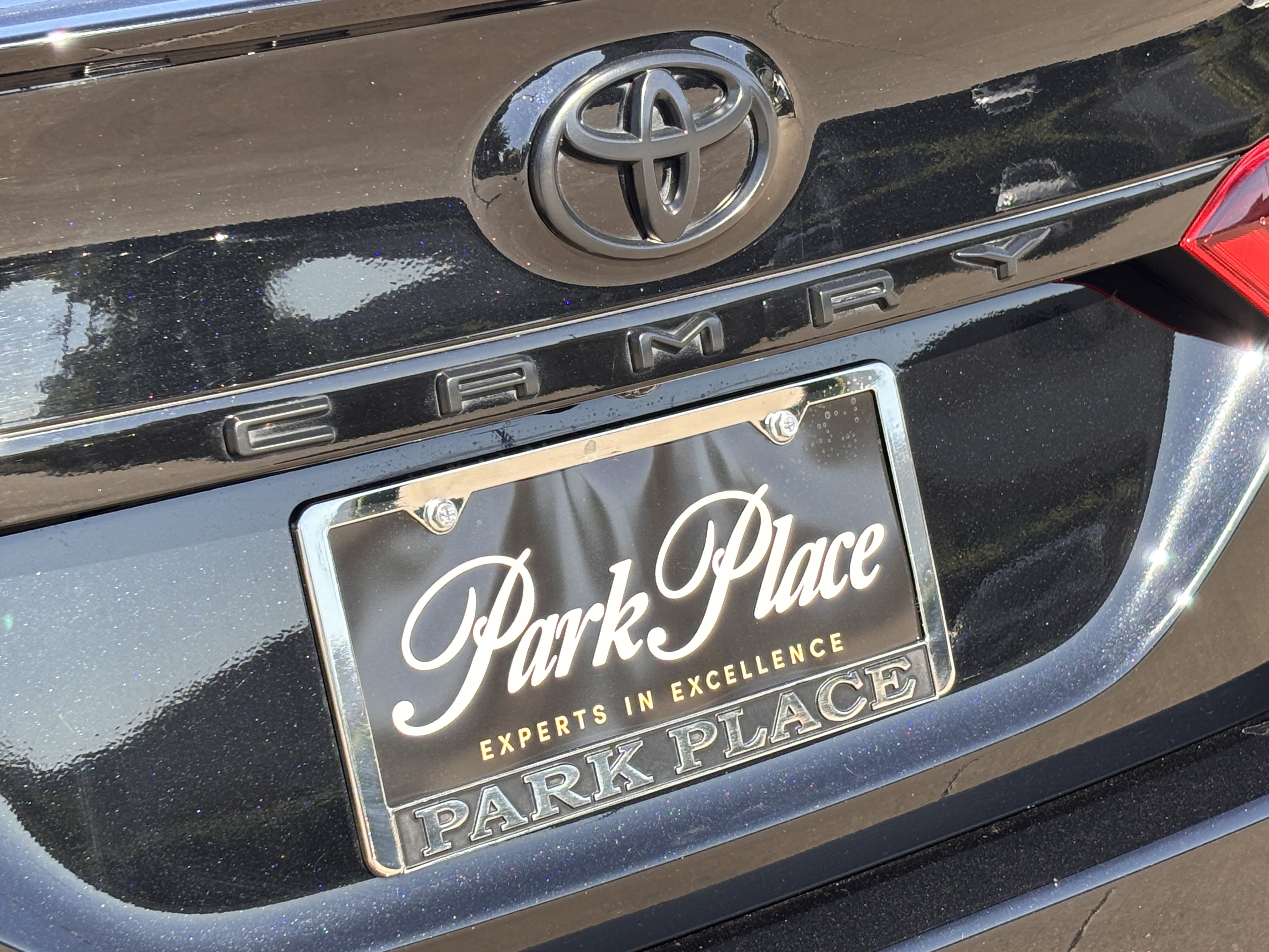 Used 2021 Toyota Camry SE w/ Convenience Package FWD image 17