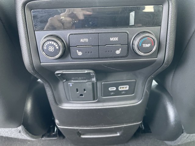 Used 2023 GMC Acadia Denali image 32