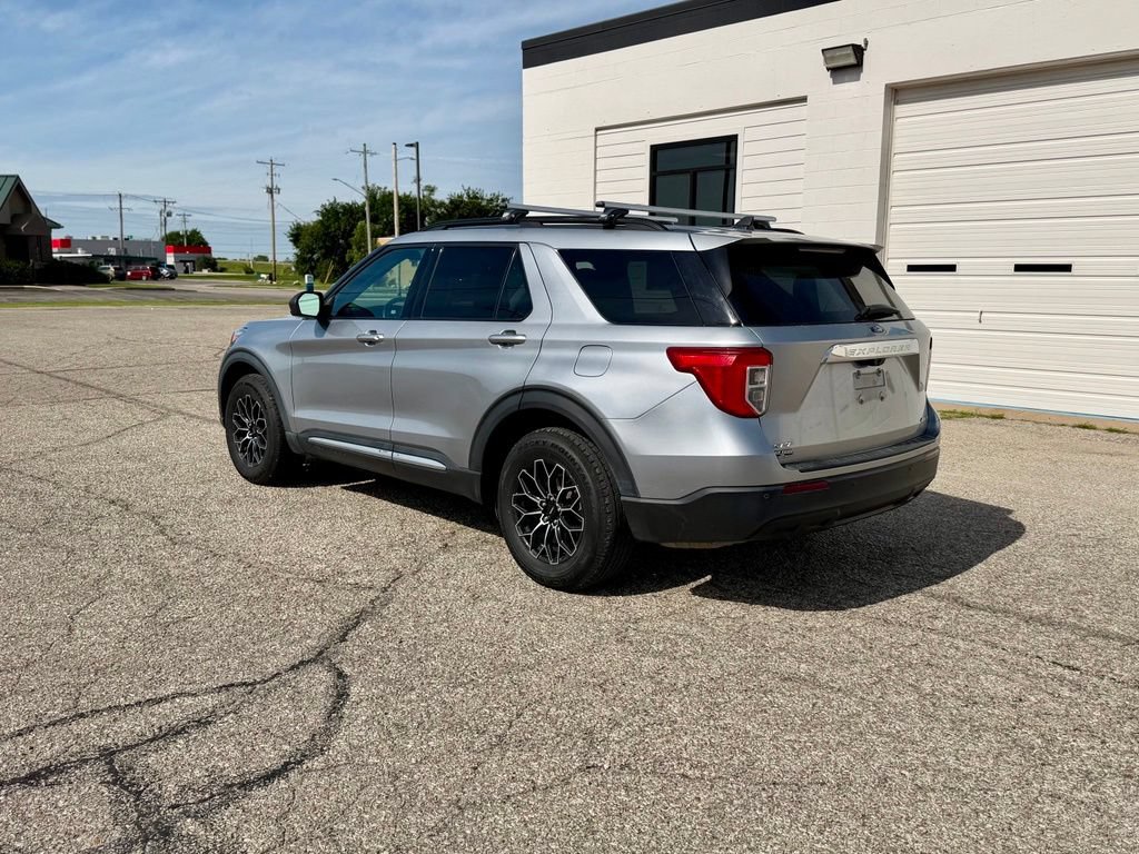 Used 2021 Ford Explorer XLT AWD/4WD image 6