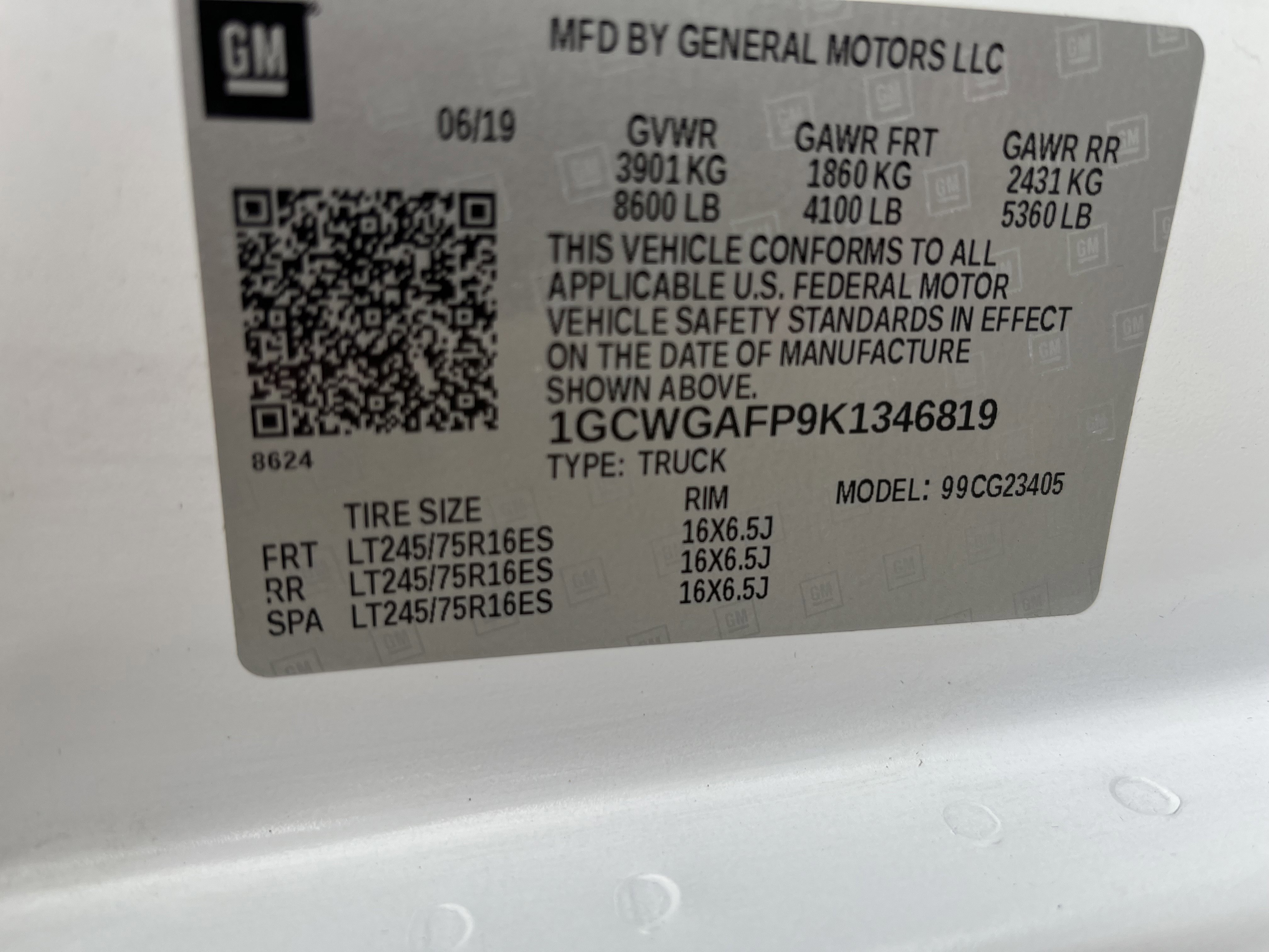 Used 2019 Chevrolet Express 2500 w/ Driver Convenience Package image 14