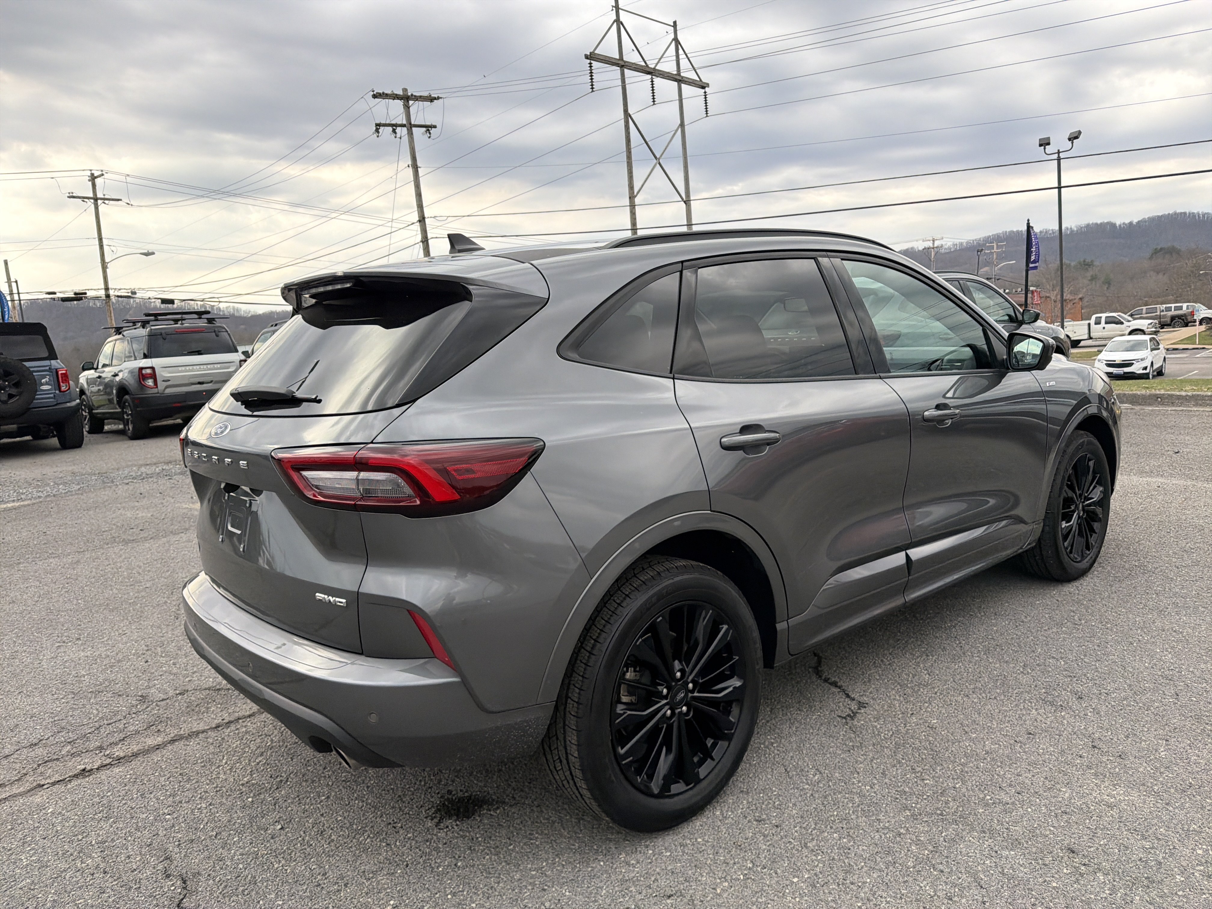 Used 2023 Ford Escape ST-Line Elite AWD/4WD image 6