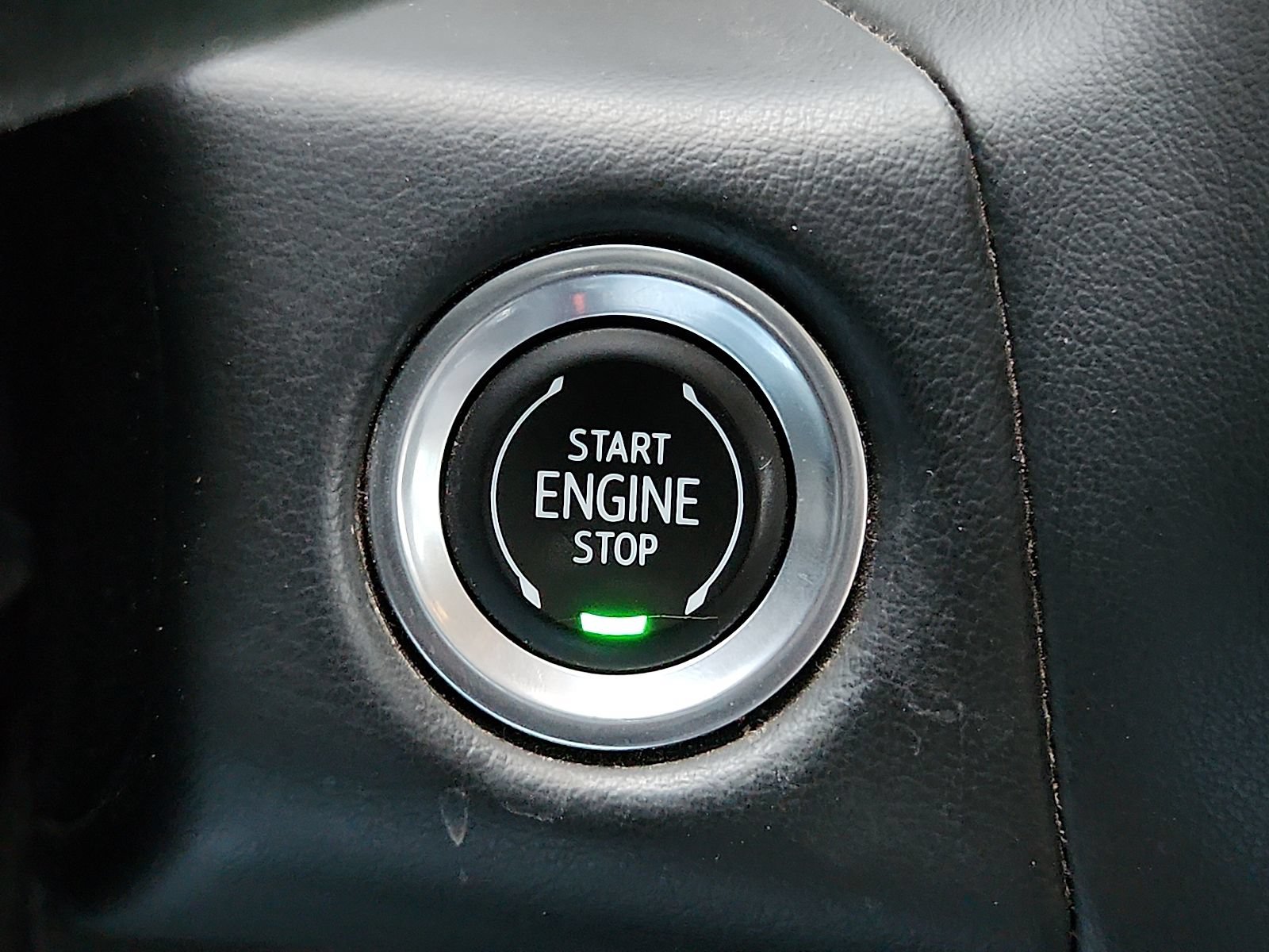 Used 2023 GMC Yukon XL SLT RWD image 16