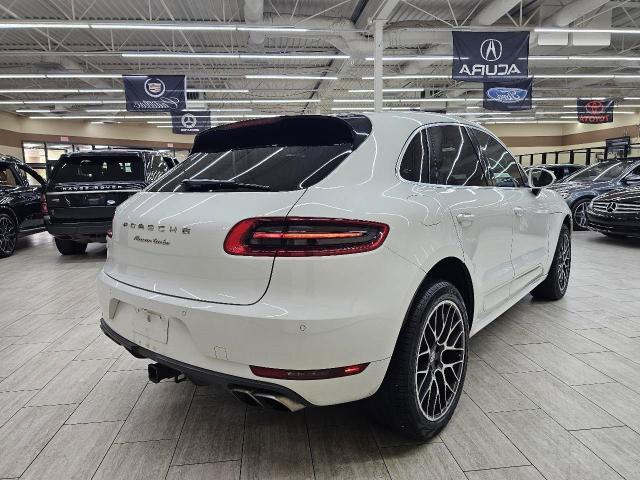 Used 2017 Porsche Macan Turbo AWD/4WD image 6
