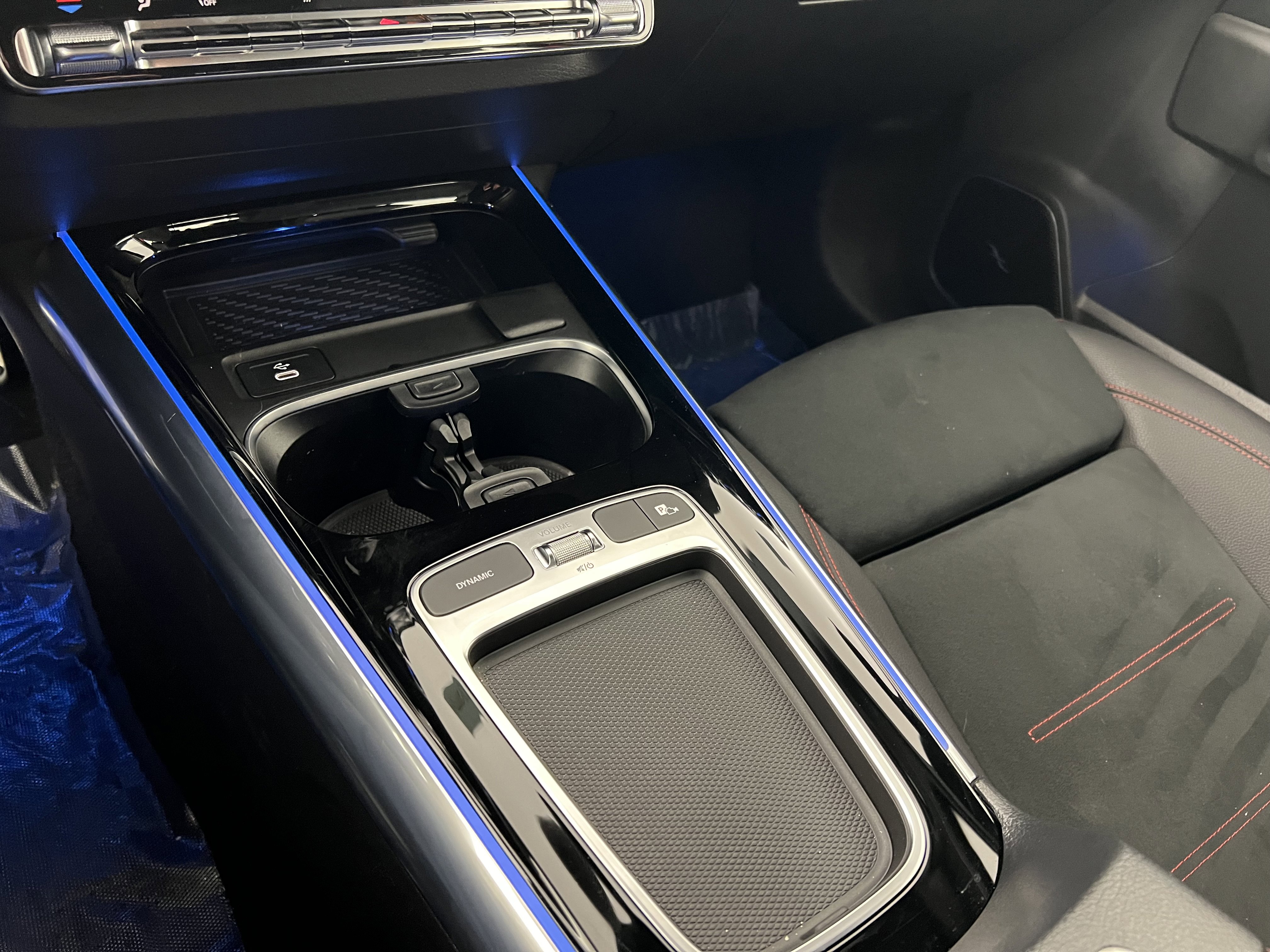 Certified 2025 Mercedes-Benz GLA 35 AMG 4MATIC image 33