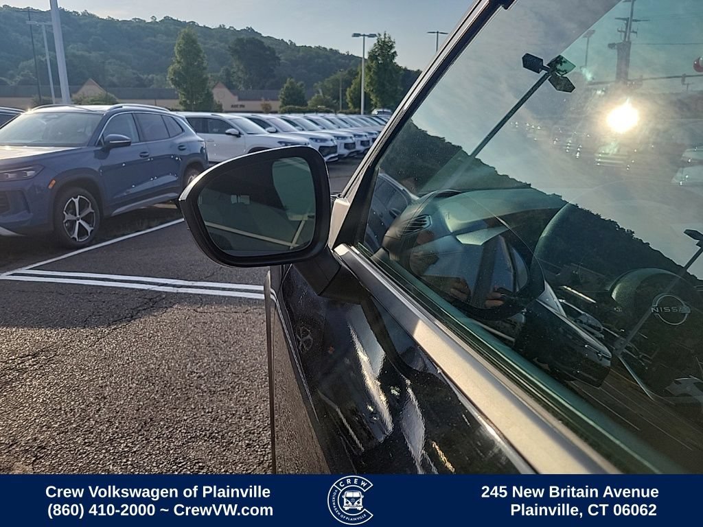 Used 2024 Nissan Rogue S AWD/4WD image 26