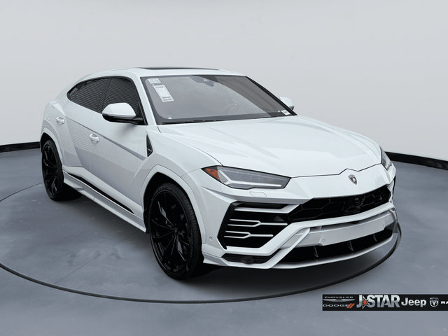 Used 2022 Lamborghini Urus AWD/4WD image 2