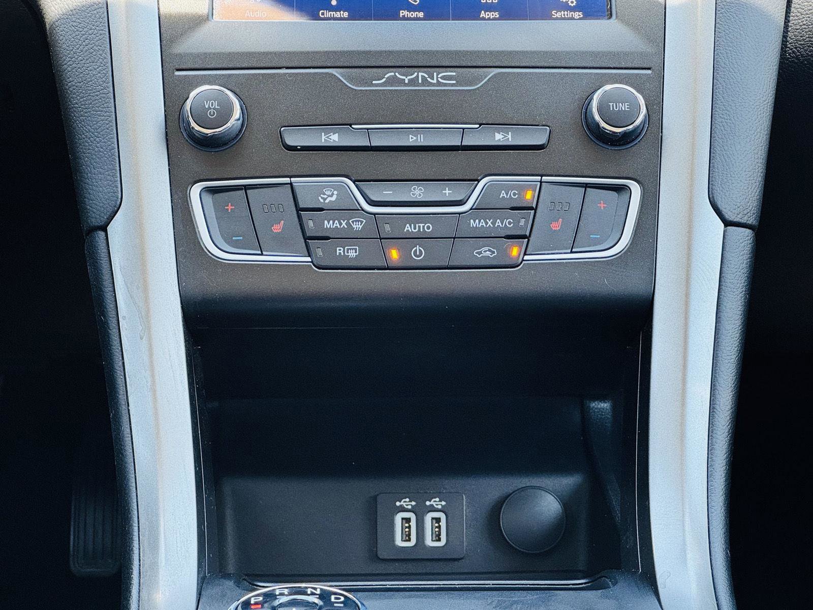 Used 2020 Ford Fusion SEL FWD image 21