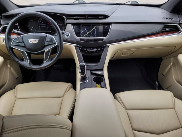 Used 2018 Cadillac XT5 Luxury w/ Driver Awareness Package FWD image 14